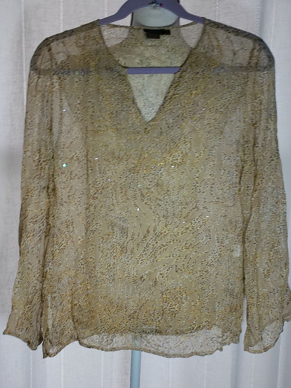 D STUDIO NWOT Long Slve V-Neck Animal Print 100% Silk w/Gold Sequins Blouse M